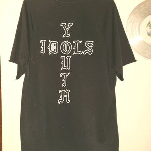 Black tee, embroidered Los Angeles patch.